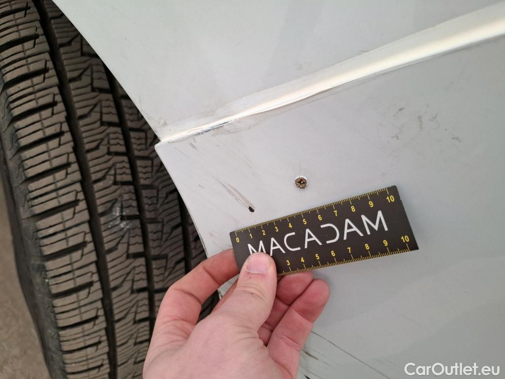  Renault  Trafic  III Fourgon L2H1 3T Confort 2.0 dCi 130CV BVM6 E6d #31