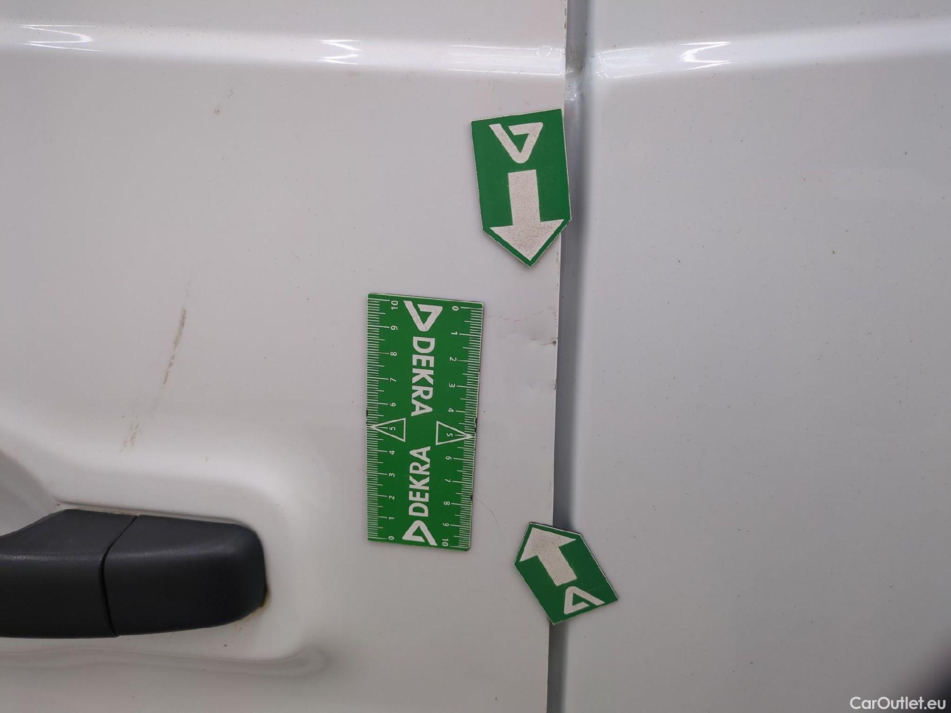  Renault  Trafic RENAULT  VU 4p Fourgon FG GCF L1H1 1000 dCi 95 E6 #55