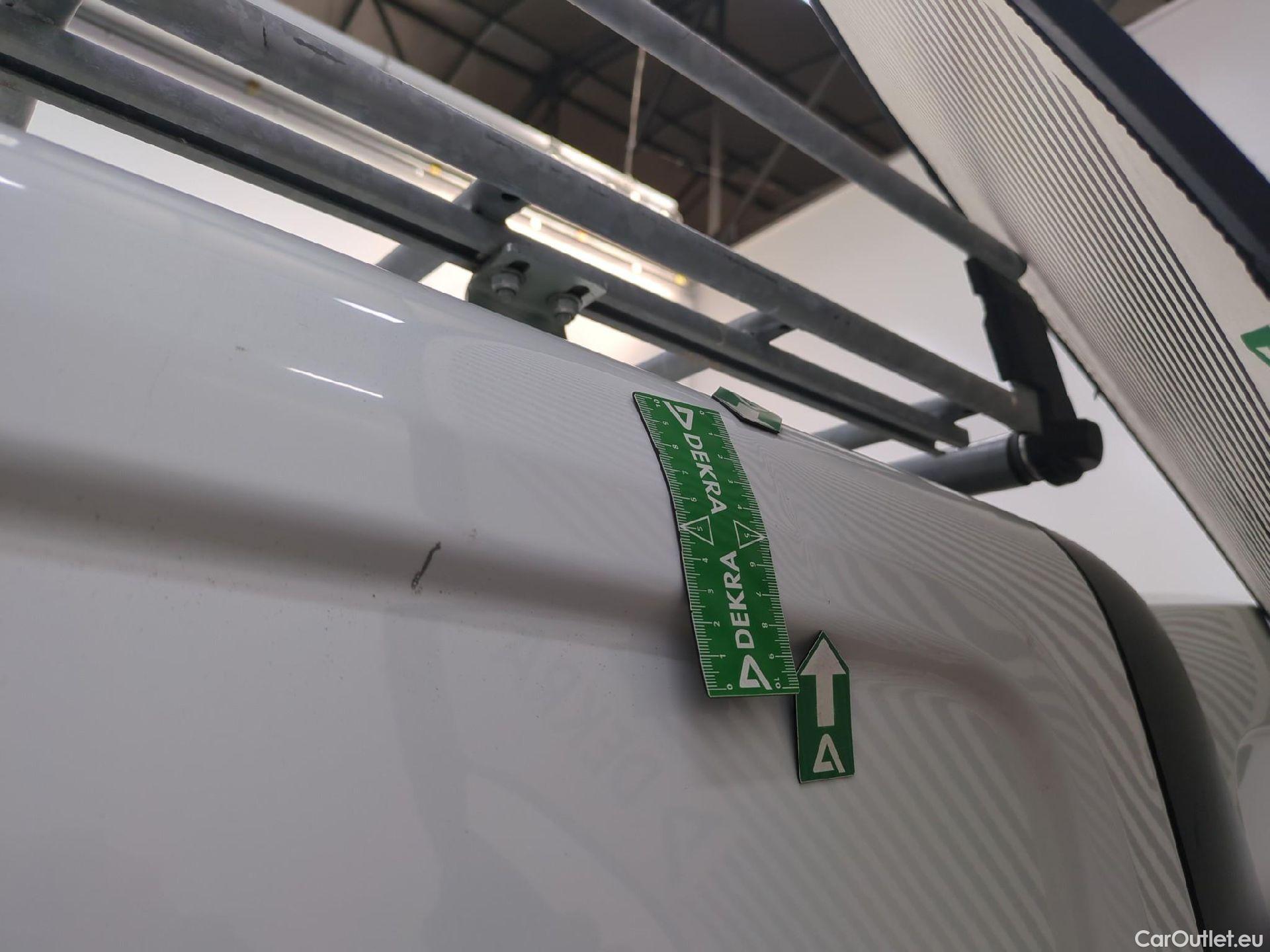  Renault  Trafic RENAULT  VU 4p Fourgon FG GCF L1H1 1000 dCi 95 E6 #44