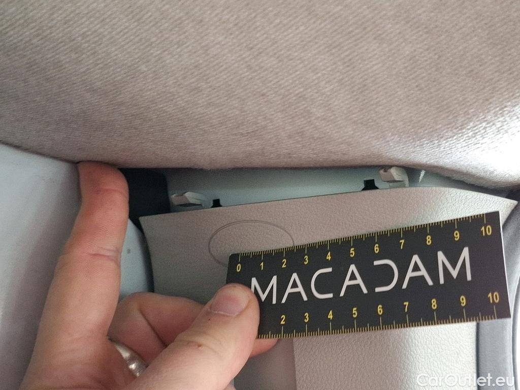  Renault  Trafic  III Fourgon L2H1 3T Confort 2.0 dCi 130CV BVM6 E6d #194