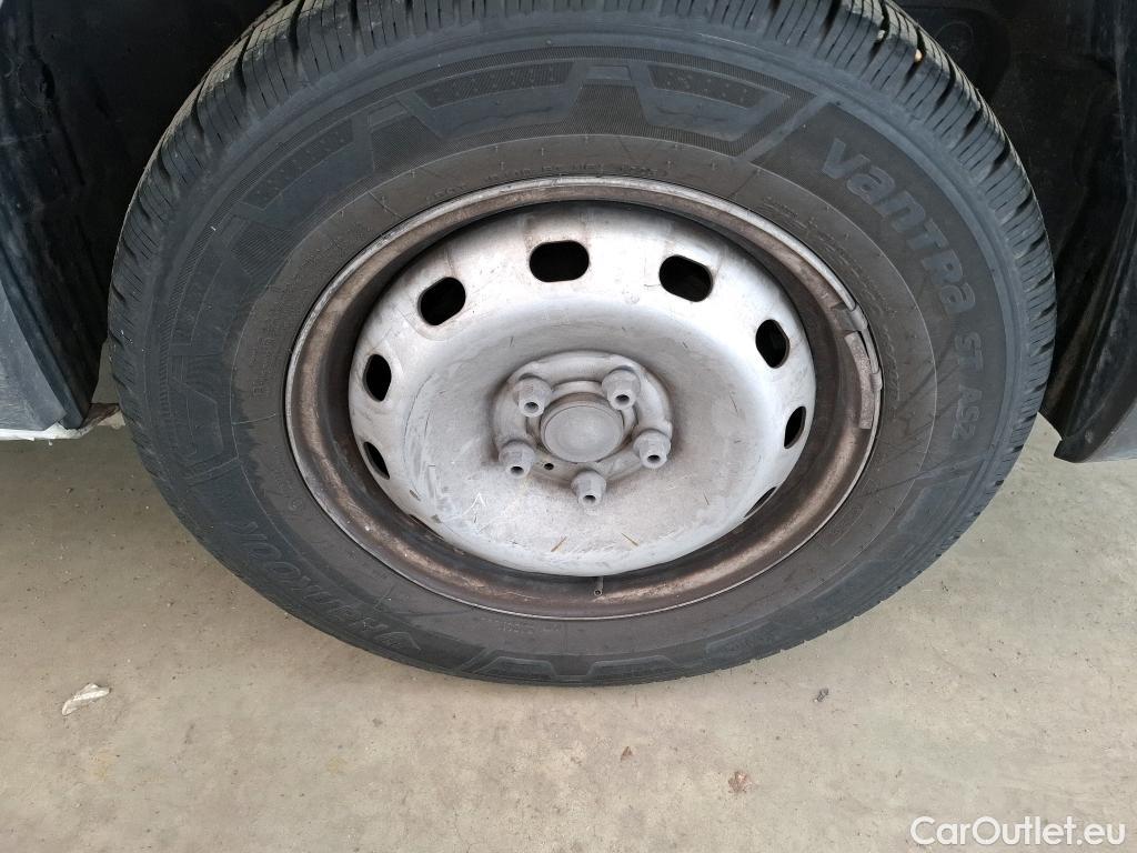  Renault  Trafic  III Fourgon L2H1 3T Confort 2.0 dCi 130CV BVM6 E6d #167