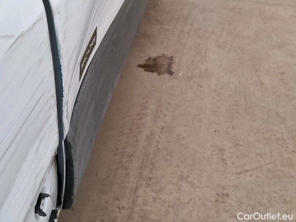  Renault  Trafic  III Fourgon L2H1 3T Confort 2.0 dCi 130CV BVM6 E6d #103