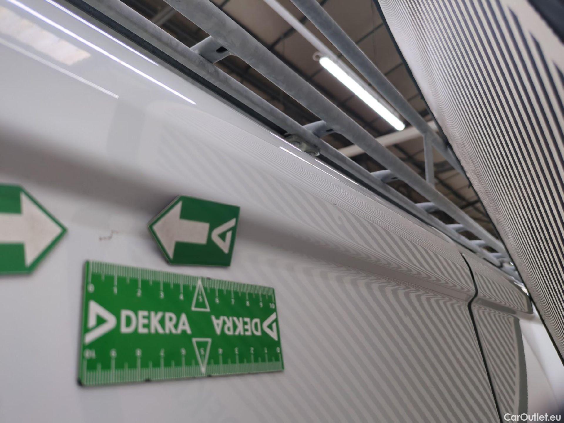  Renault  Trafic RENAULT  VU 4p Fourgon FG GCF L1H1 1000 dCi 95 E6 #61