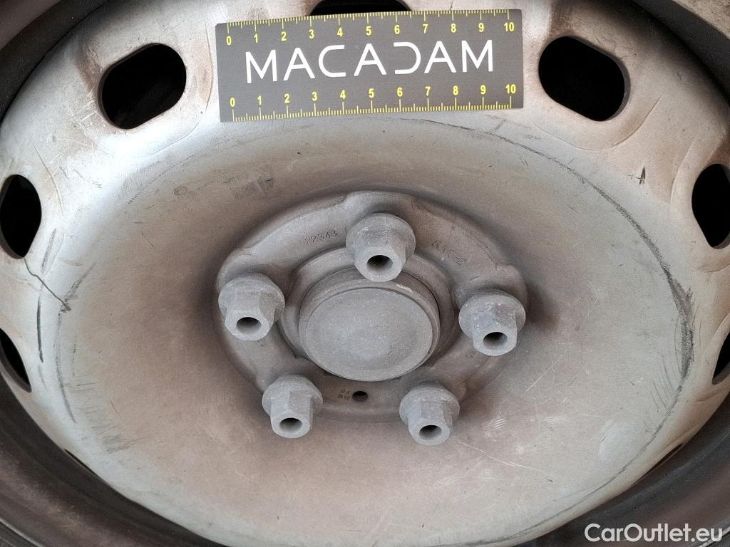  Renault  Trafic  III Fourgon L2H1 3T Confort 2.0 dCi 130CV BVM6 E6d #172