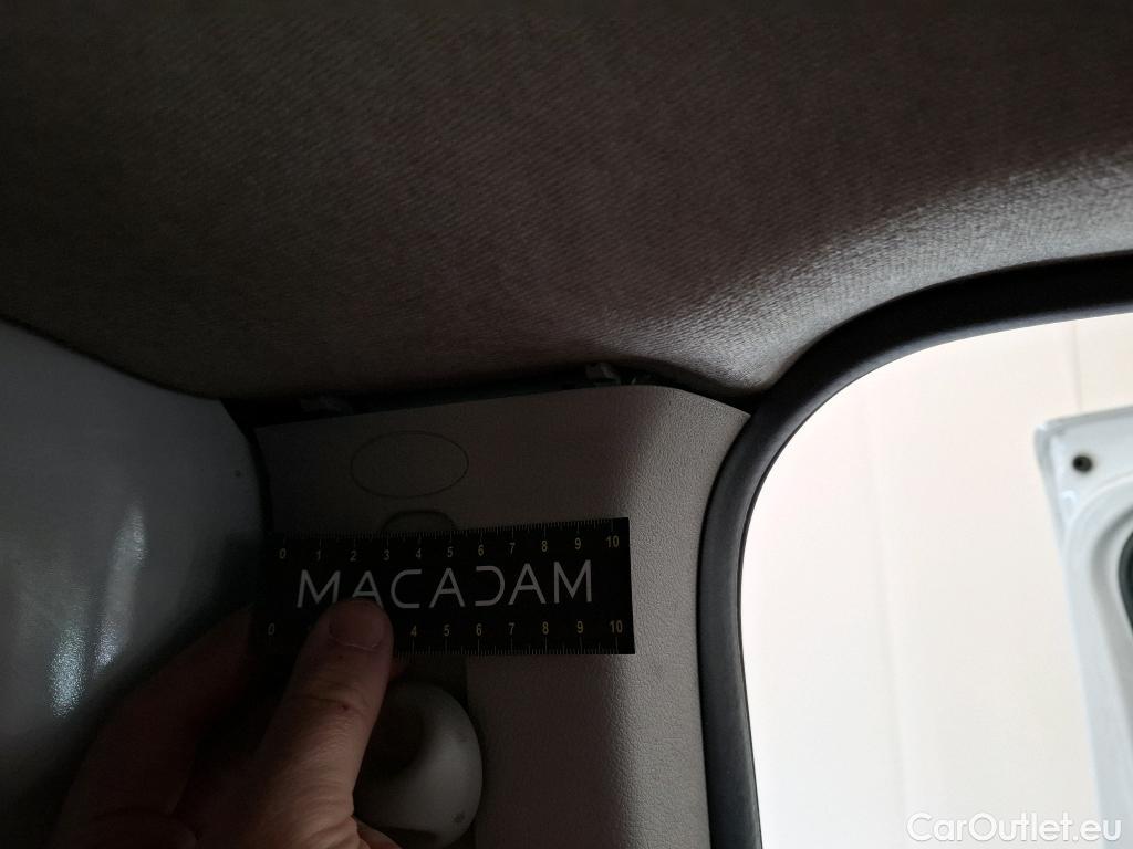  Renault  Trafic  III Fourgon L2H1 3T Confort 2.0 dCi 130CV BVM6 E6d #193