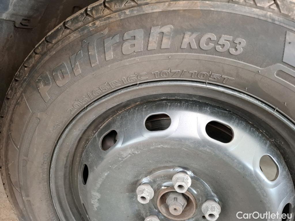  Renault  Trafic  III Fourgon L2H1 3T Confort 2.0 dCi 130CV BVM6 E6d #111