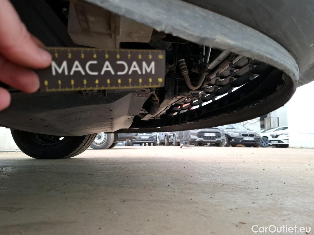  Renault  Trafic  III Fourgon L2H1 3T Confort 2.0 dCi 130CV BVM6 E6d #100