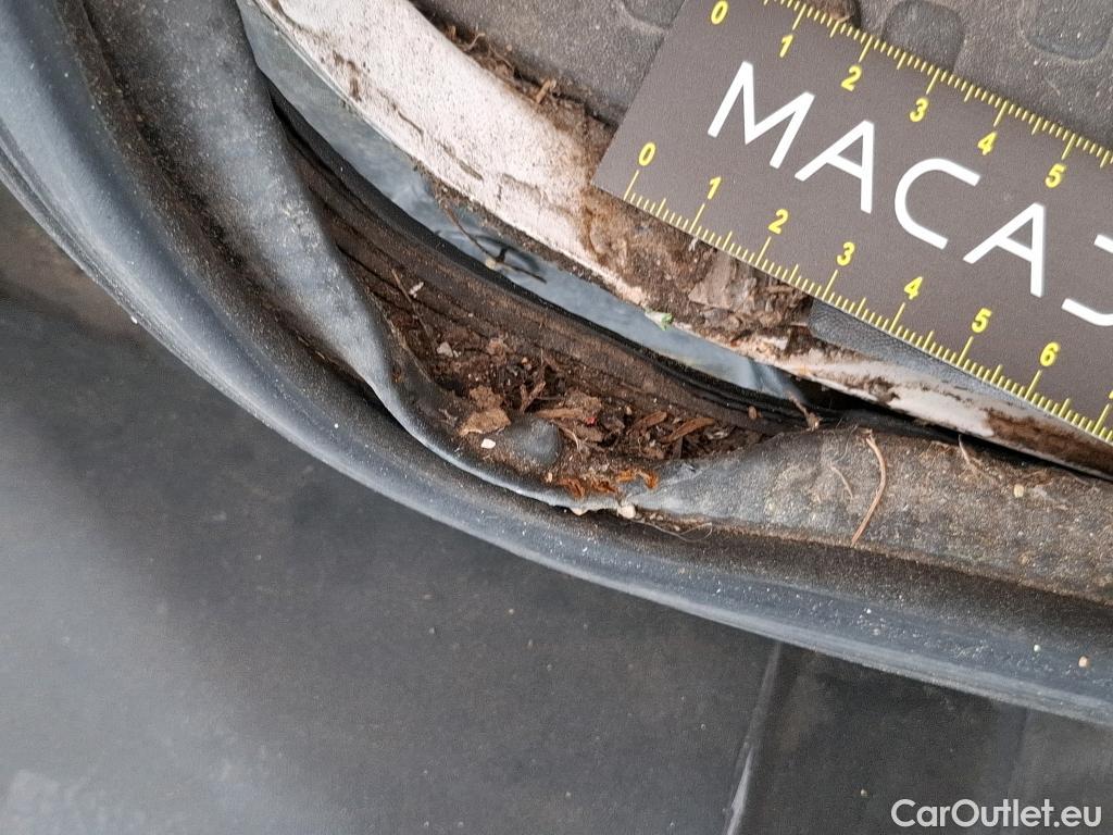  Renault  Trafic  III Fourgon L2H1 3T Confort 2.0 dCi 130CV BVM6 E6d #129