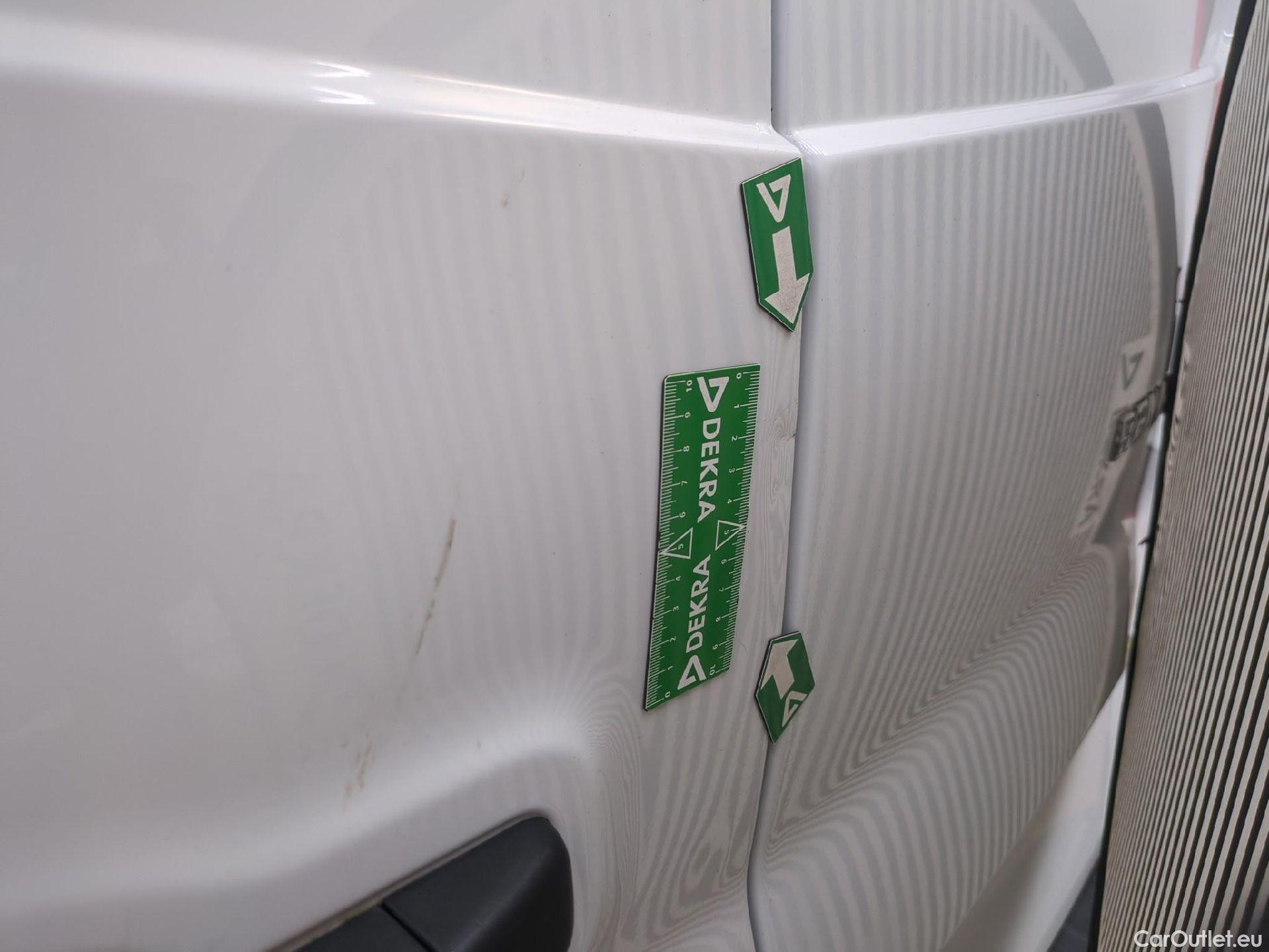  Renault  Trafic RENAULT  VU 4p Fourgon FG GCF L1H1 1000 dCi 95 E6 #53