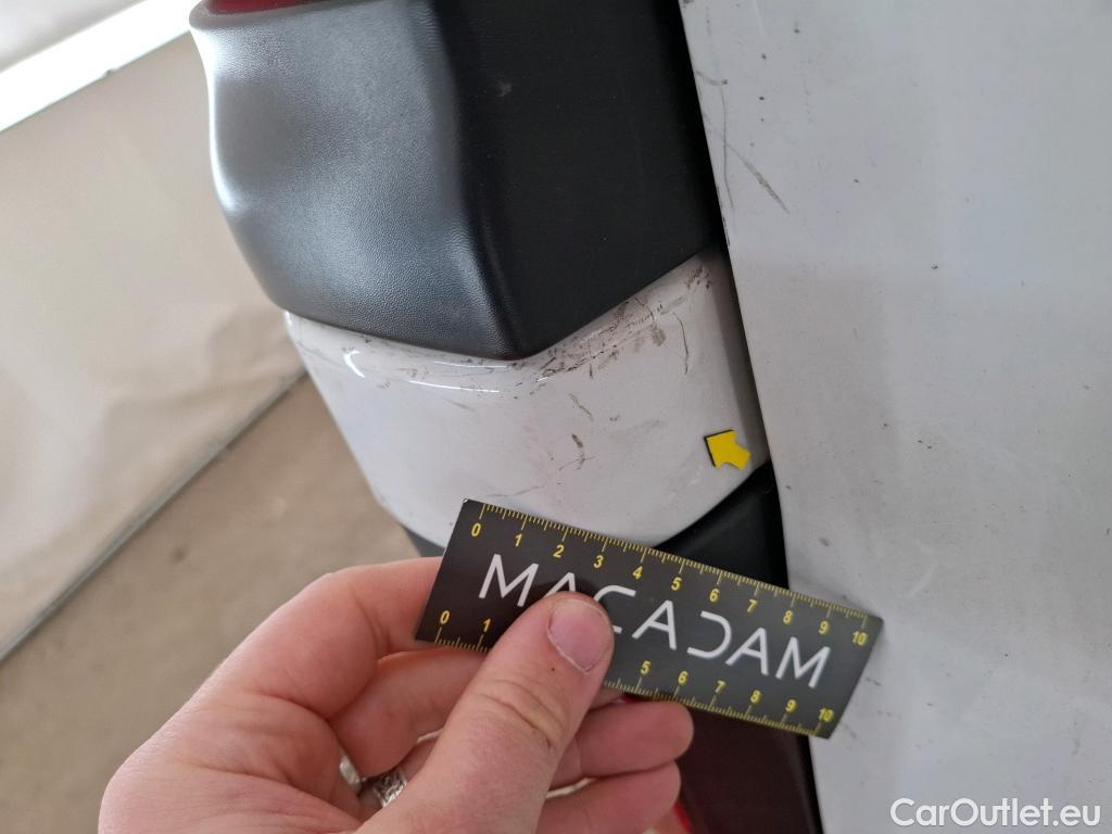  Renault  Trafic  III Fourgon L2H1 3T Confort 2.0 dCi 130CV BVM6 E6d #178