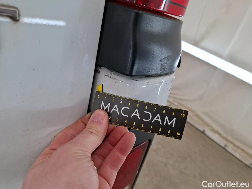  Renault  Trafic  III Fourgon L2H1 3T Confort 2.0 dCi 130CV BVM6 E6d #174