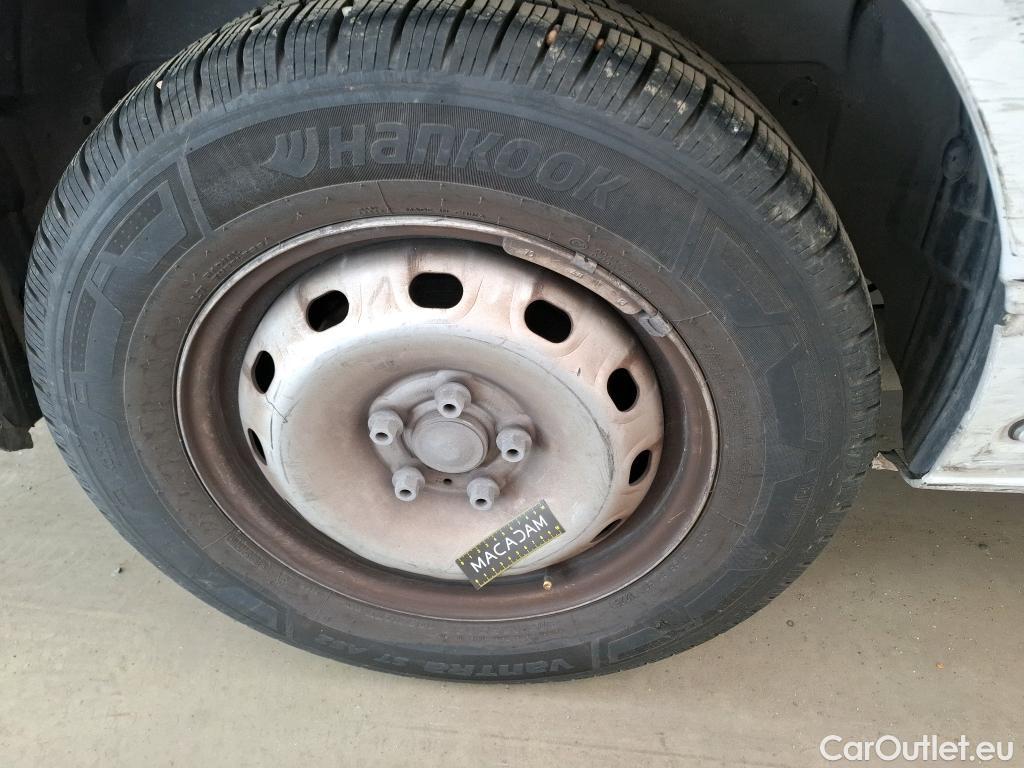  Renault  Trafic  III Fourgon L2H1 3T Confort 2.0 dCi 130CV BVM6 E6d #116