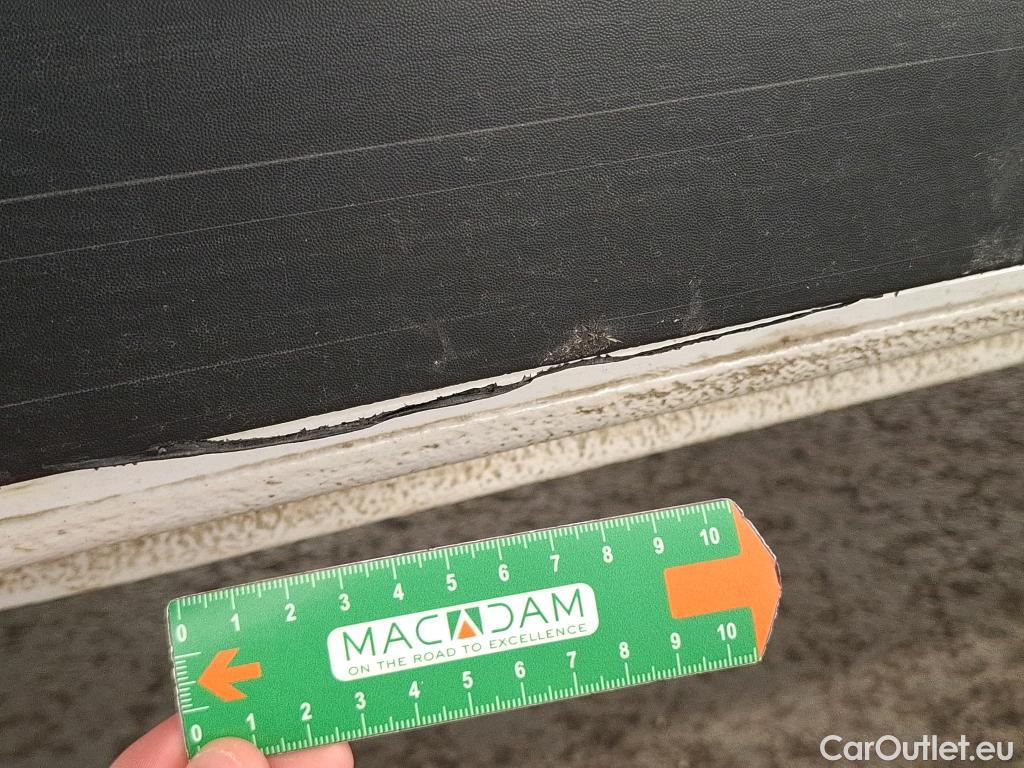  Renault  Trafic  III Fourgon L2H1 3T Grand Confort 2.0 dCi 130CV BVM6 E6d #23