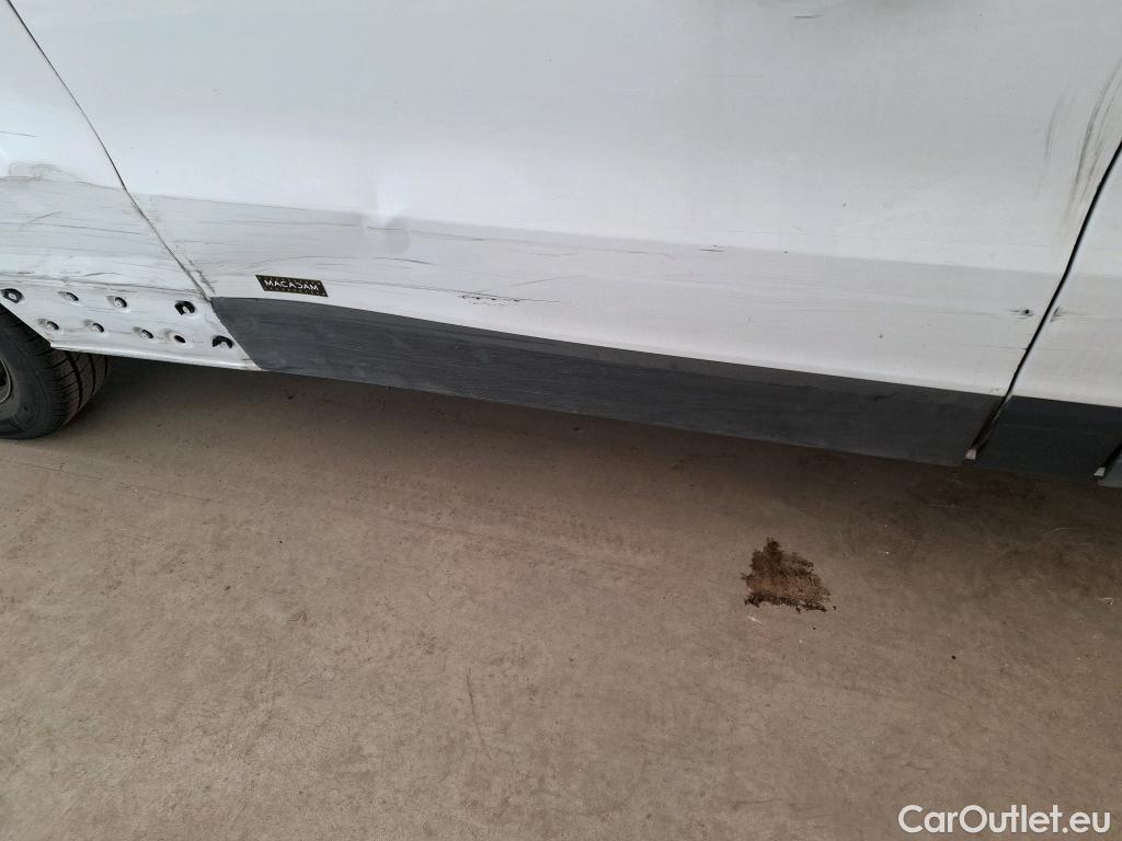  Renault  Trafic  III Fourgon L2H1 3T Confort 2.0 dCi 130CV BVM6 E6d #101