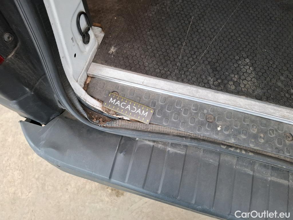  Renault  Trafic  III Fourgon L2H1 3T Confort 2.0 dCi 130CV BVM6 E6d #128