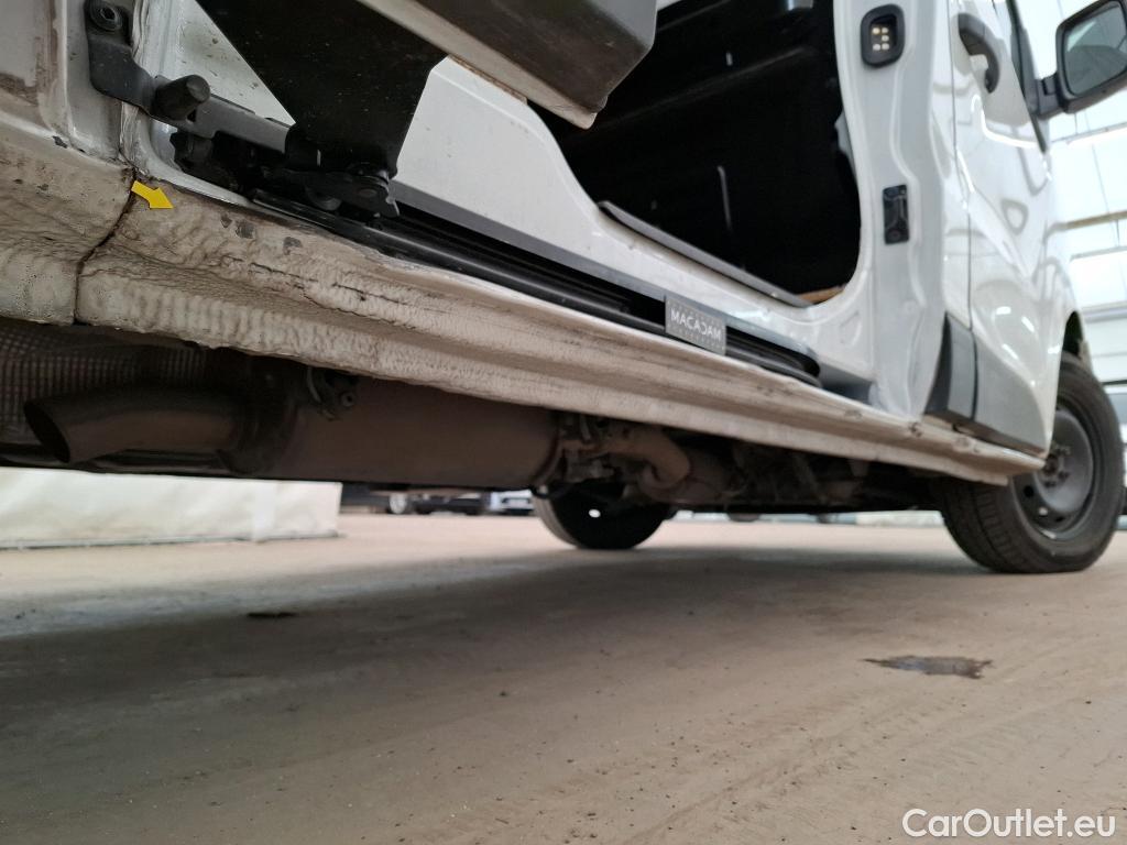  Renault  Trafic  III Fourgon L2H1 3T Confort 2.0 dCi 130CV BVM6 E6d #46