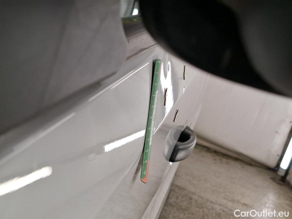  Renault  Trafic  III Fourgon L2H1 3T Grand Confort 2.0 dCi 130CV BVM6 E6d #37