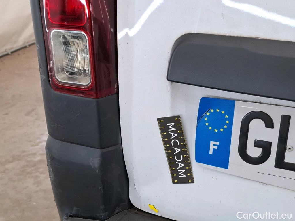  Renault  Trafic  III Fourgon L2H1 3T Confort 2.0 dCi 130CV BVM6 E6d #53