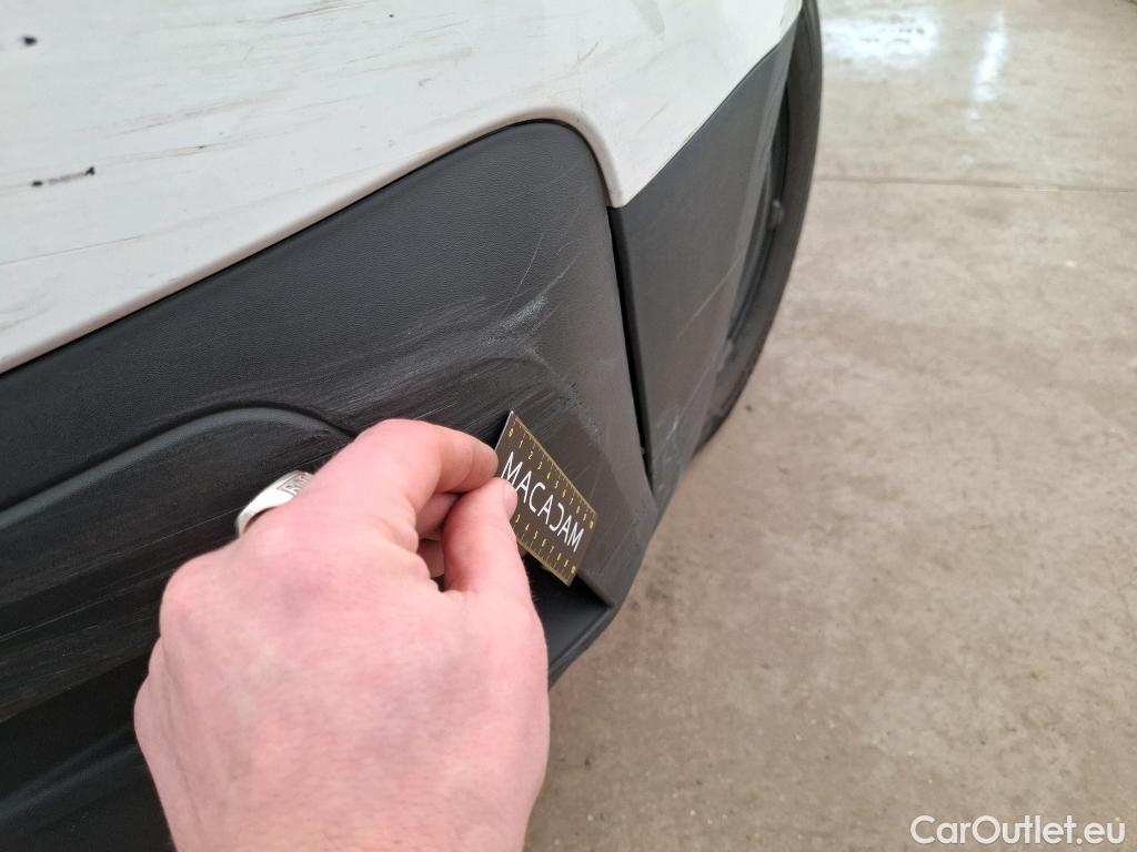  Renault  Trafic  III Fourgon L2H1 3T Confort 2.0 dCi 130CV BVM6 E6d #152