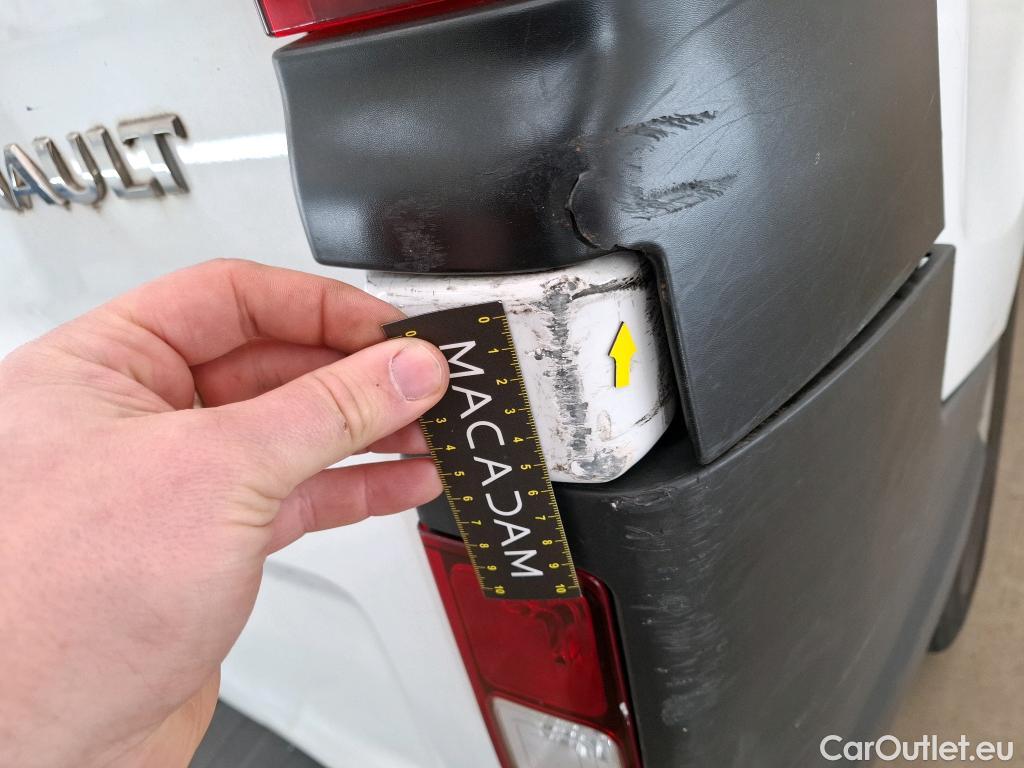  Renault  Trafic  III Fourgon L2H1 3T Confort 2.0 dCi 130CV BVM6 E6d #176