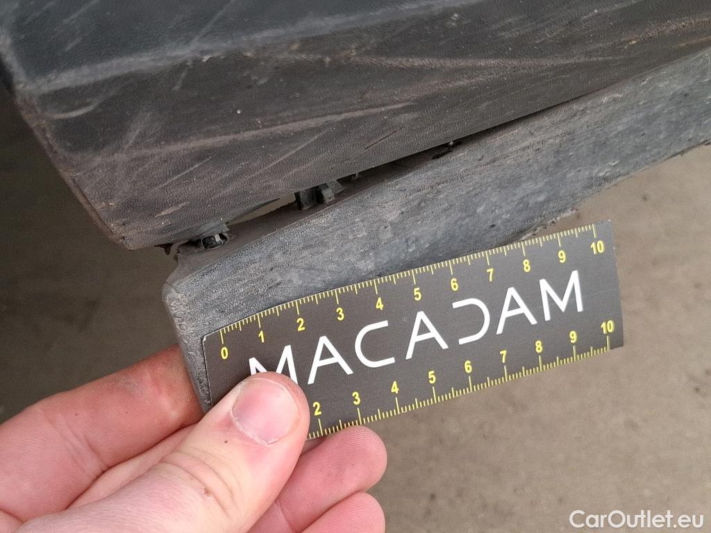  Renault  Trafic  III Fourgon L2H1 3T Confort 2.0 dCi 130CV BVM6 E6d #136