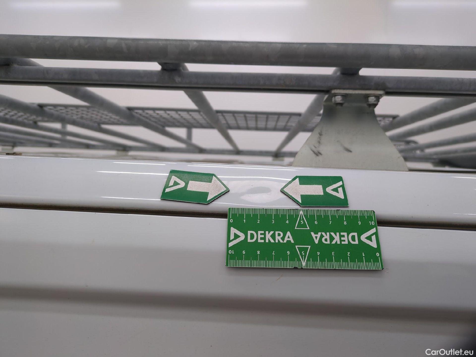  Renault  Trafic RENAULT  VU 4p Fourgon FG GCF L1H1 1000 dCi 95 E6 #62