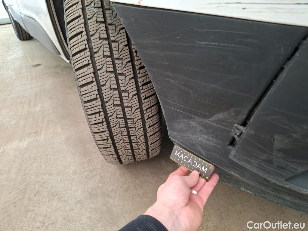  Renault  Trafic  III Fourgon L2H1 3T Confort 2.0 dCi 130CV BVM6 E6d #143