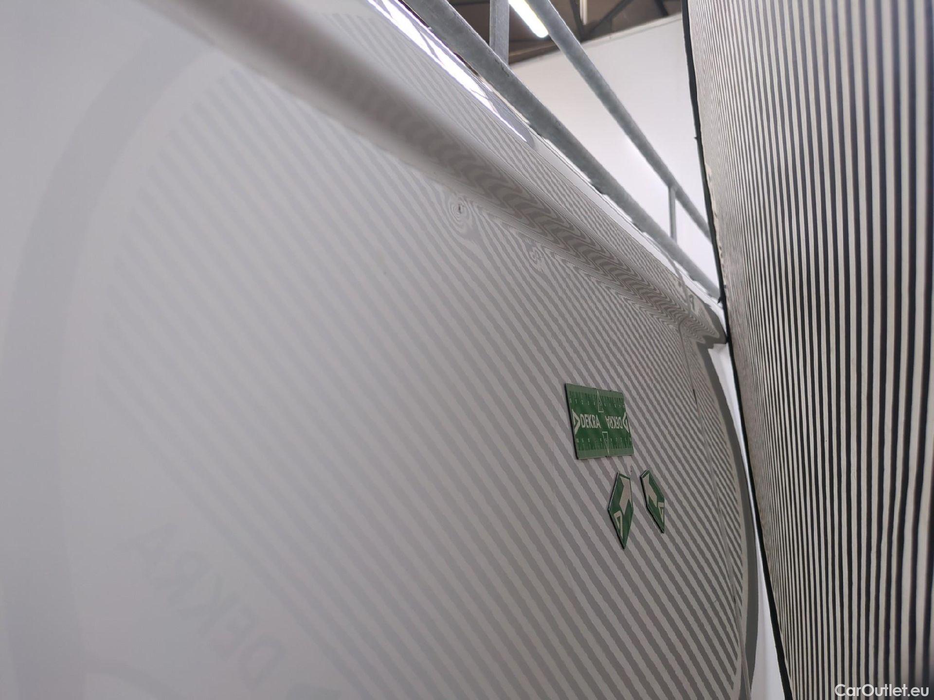  Renault  Trafic RENAULT  VU 4p Fourgon FG GCF L1H1 1000 dCi 95 E6 #39