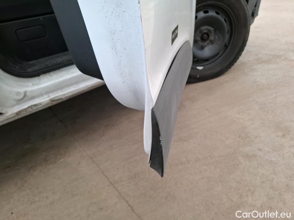  Renault  Trafic  III Fourgon L2H1 3T Confort 2.0 dCi 130CV BVM6 E6d #127