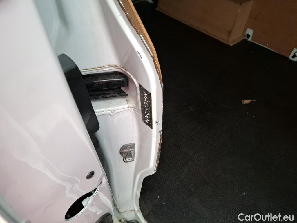  Renault  Trafic  III Fourgon L2H1 3T Confort 2.0 dCi 130CV BVM6 E6d #134