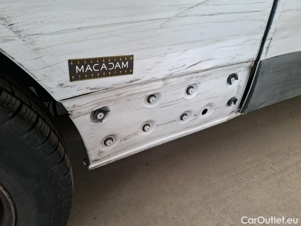  Renault  Trafic  III Fourgon L2H1 3T Confort 2.0 dCi 130CV BVM6 E6d #122