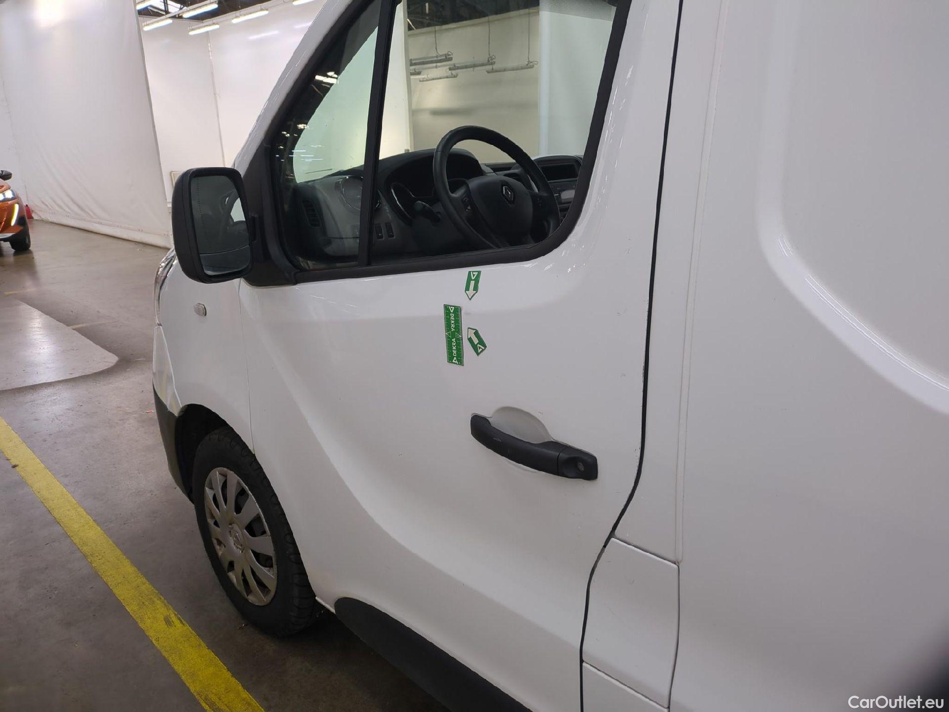  Renault  Trafic RENAULT  VU 4p Fourgon FG GCF L1H1 1000 dCi 95 E6 #11