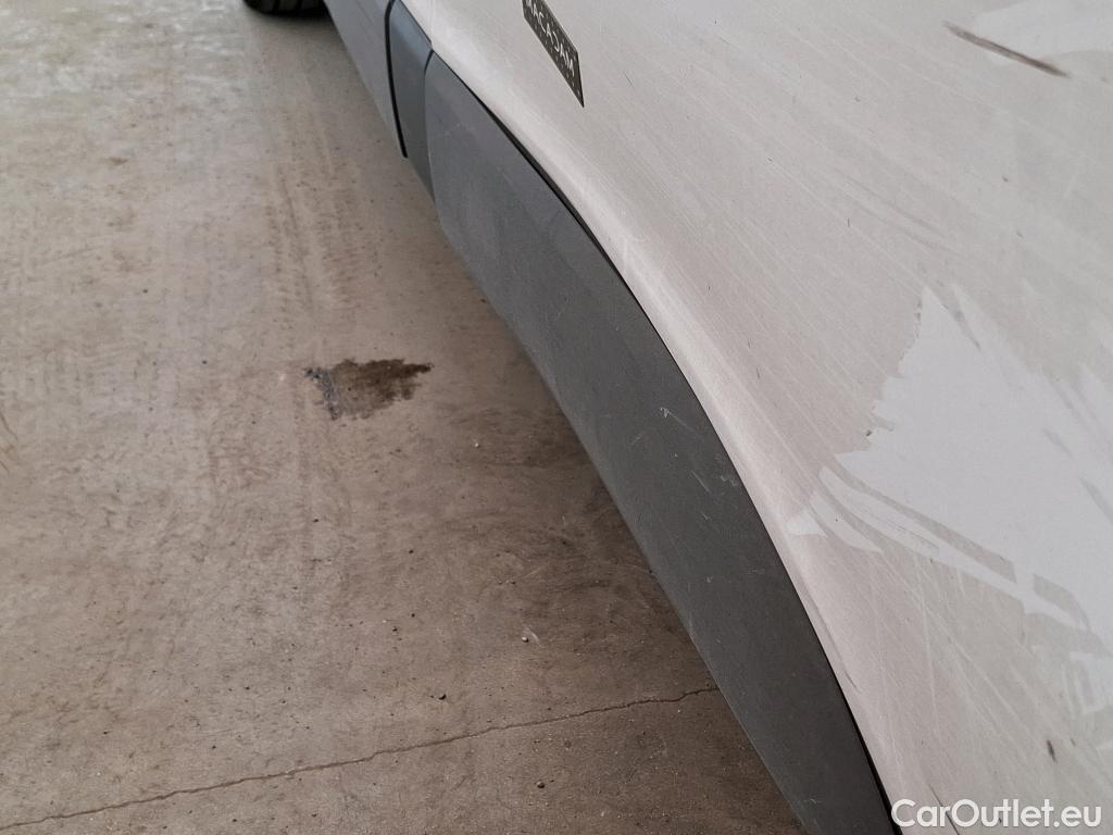  Renault  Trafic  III Fourgon L2H1 3T Confort 2.0 dCi 130CV BVM6 E6d #124