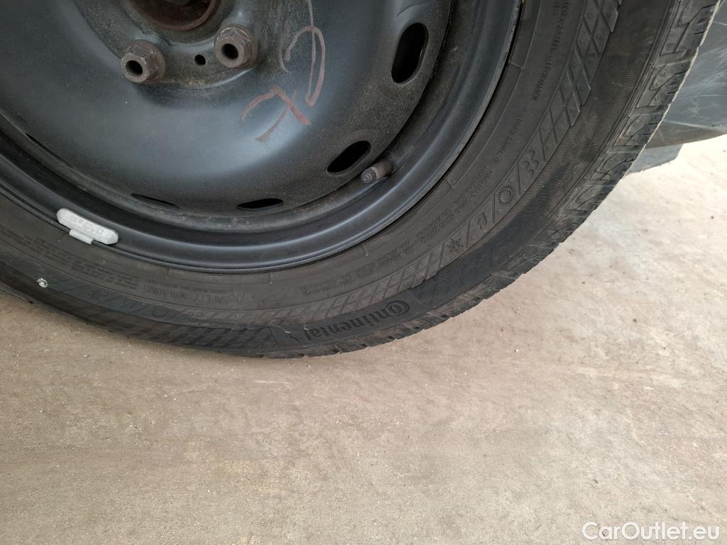  Renault  Trafic  III Fourgon L2H1 3T Confort 2.0 dCi 130CV BVM6 E6d #115