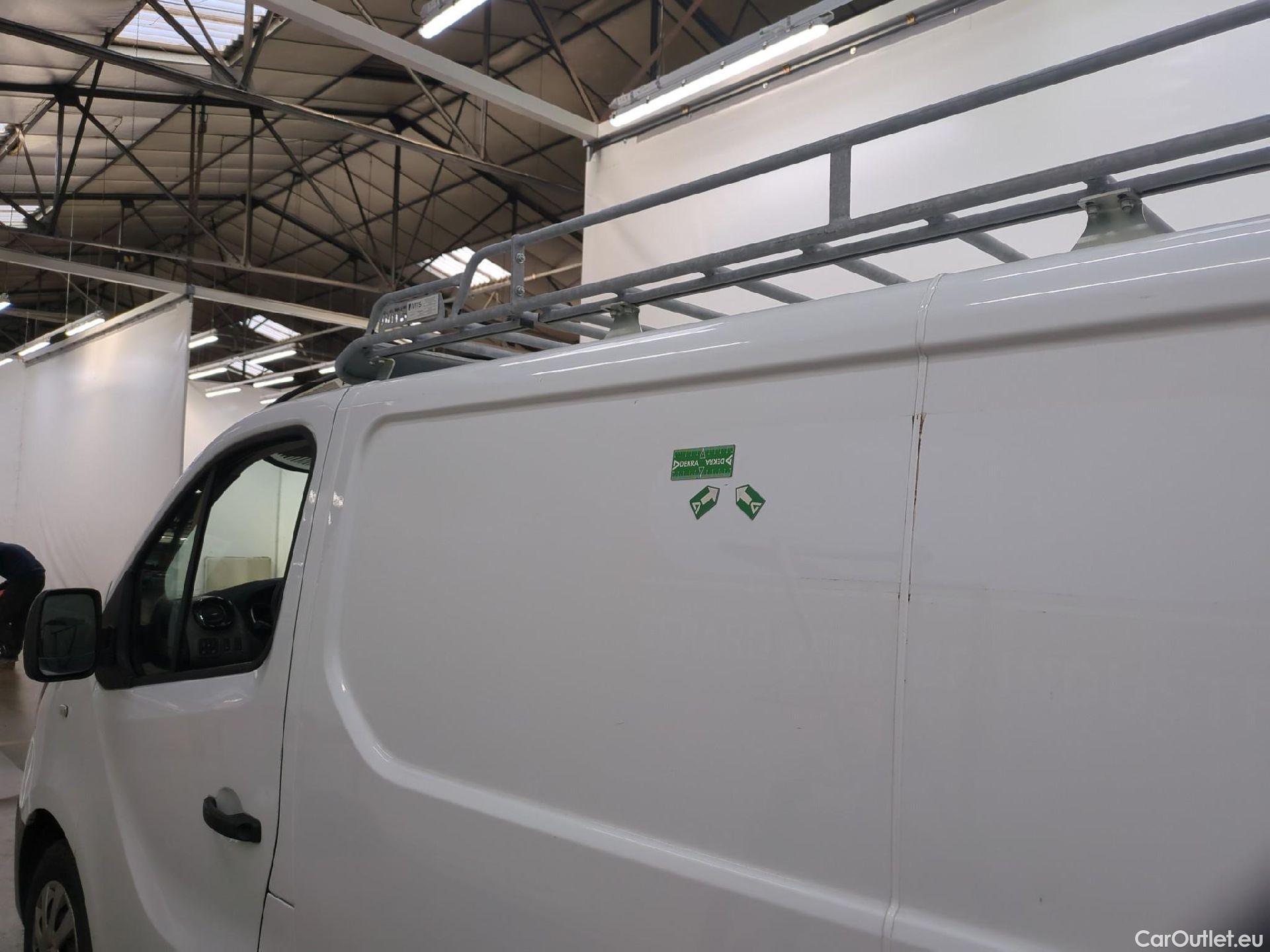  Renault  Trafic RENAULT  VU 4p Fourgon FG GCF L1H1 1000 dCi 95 E6 #35