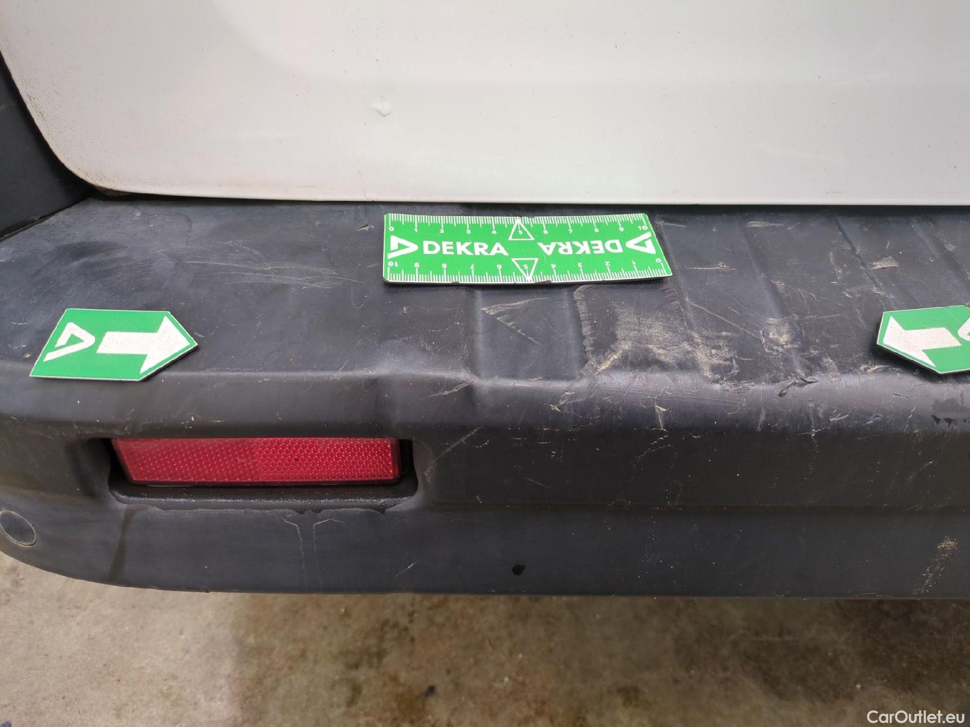  Renault  Trafic RENAULT  VU 4p Fourgon FG GCF L1H1 1000 dCi 95 E6 #57