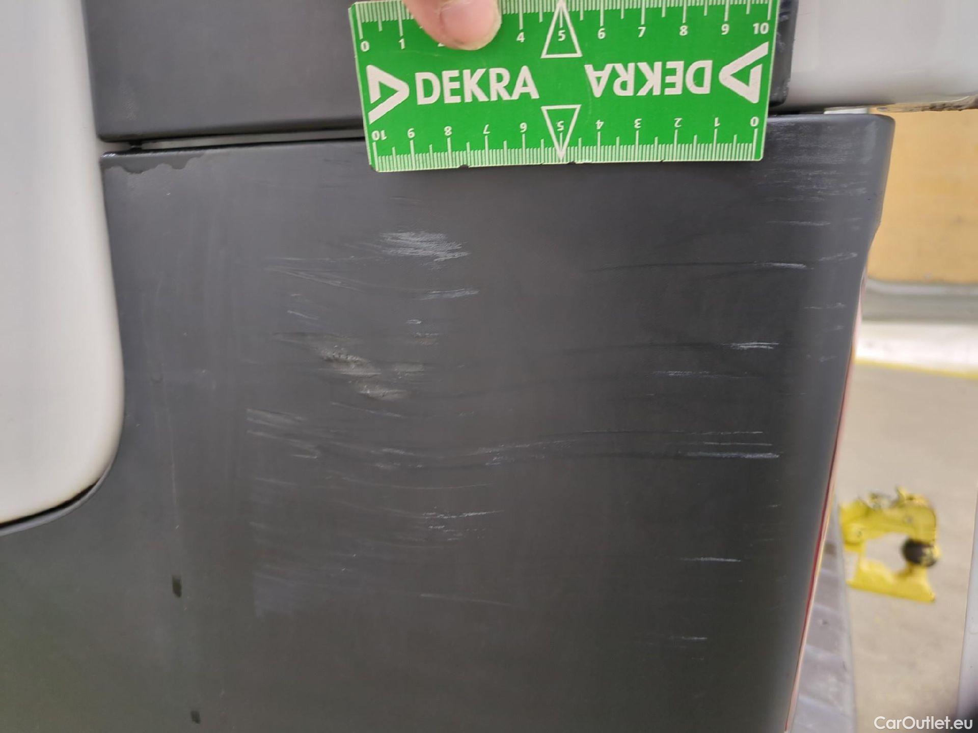  Renault  Trafic RENAULT  VU 4p Fourgon FG GCF L1H1 1000 dCi 95 E6 #51