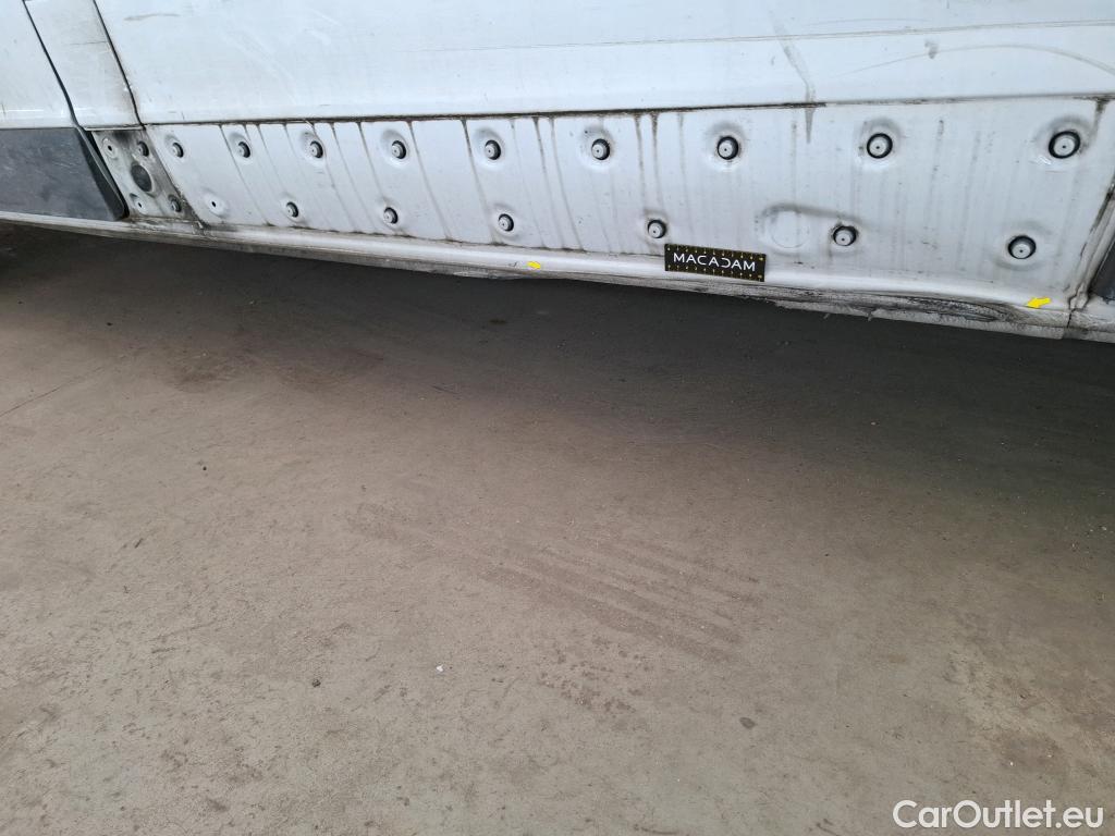  Renault  Trafic  III Fourgon L2H1 3T Confort 2.0 dCi 130CV BVM6 E6d #40