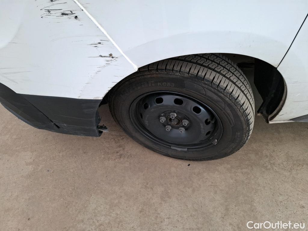  Renault  Trafic  III Fourgon L2H1 3T Confort 2.0 dCi 130CV BVM6 E6d #110