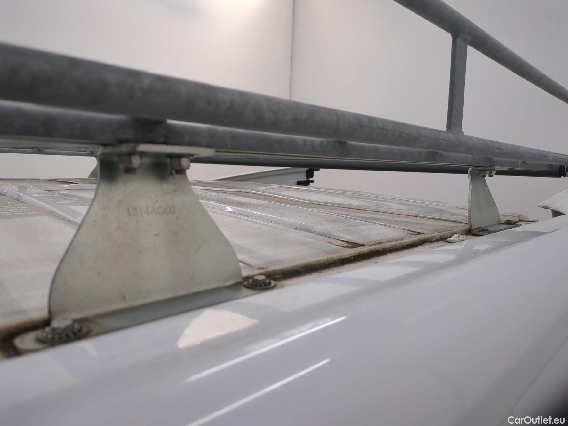  Renault  Trafic RENAULT  VU 4p Fourgon FG GCF L1H1 1000 dCi 95 E6 #33