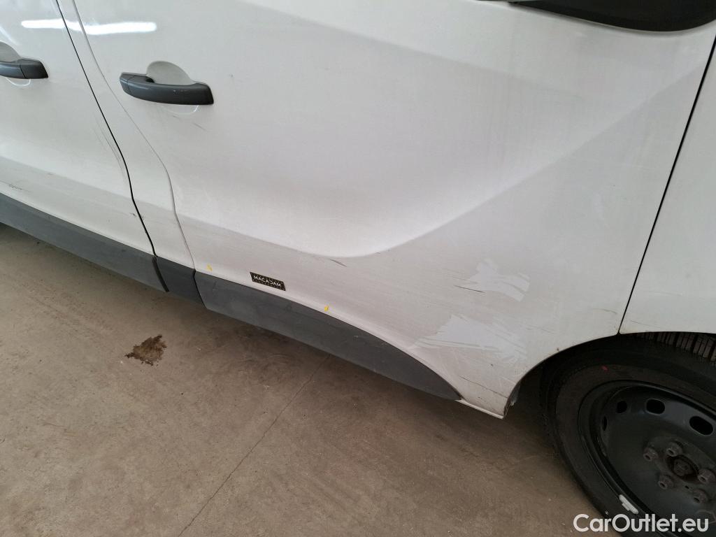  Renault  Trafic  III Fourgon L2H1 3T Confort 2.0 dCi 130CV BVM6 E6d #47