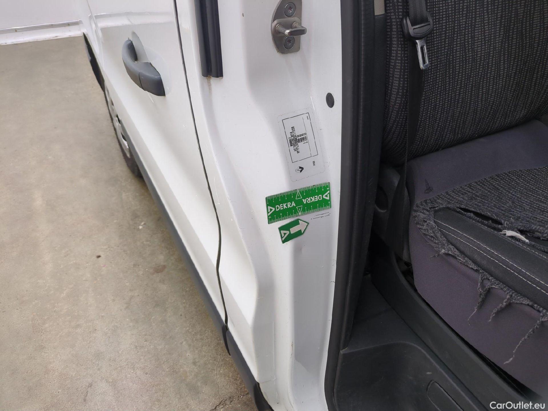  Renault  Trafic RENAULT  VU 4p Fourgon FG GCF L1H1 1000 dCi 95 E6 #64