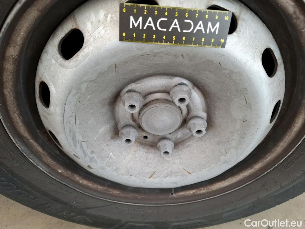  Renault  Trafic  III Fourgon L2H1 3T Confort 2.0 dCi 130CV BVM6 E6d #168