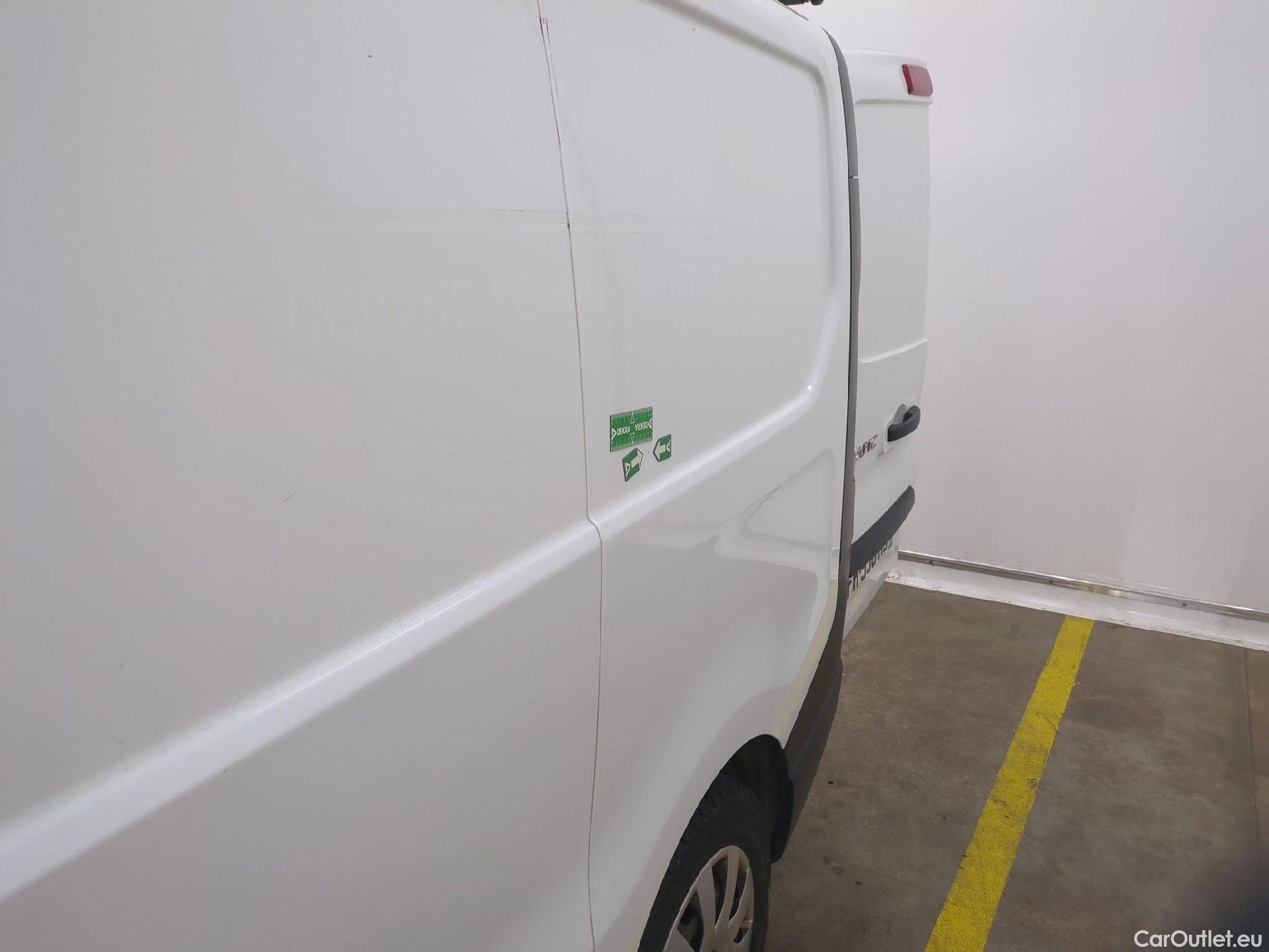  Renault  Trafic RENAULT  VU 4p Fourgon FG GCF L1H1 1000 dCi 95 E6 #43