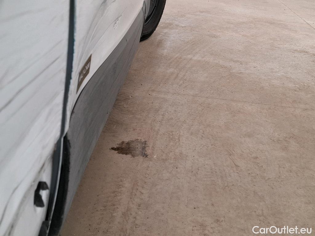  Renault  Trafic  III Fourgon L2H1 3T Confort 2.0 dCi 130CV BVM6 E6d #104