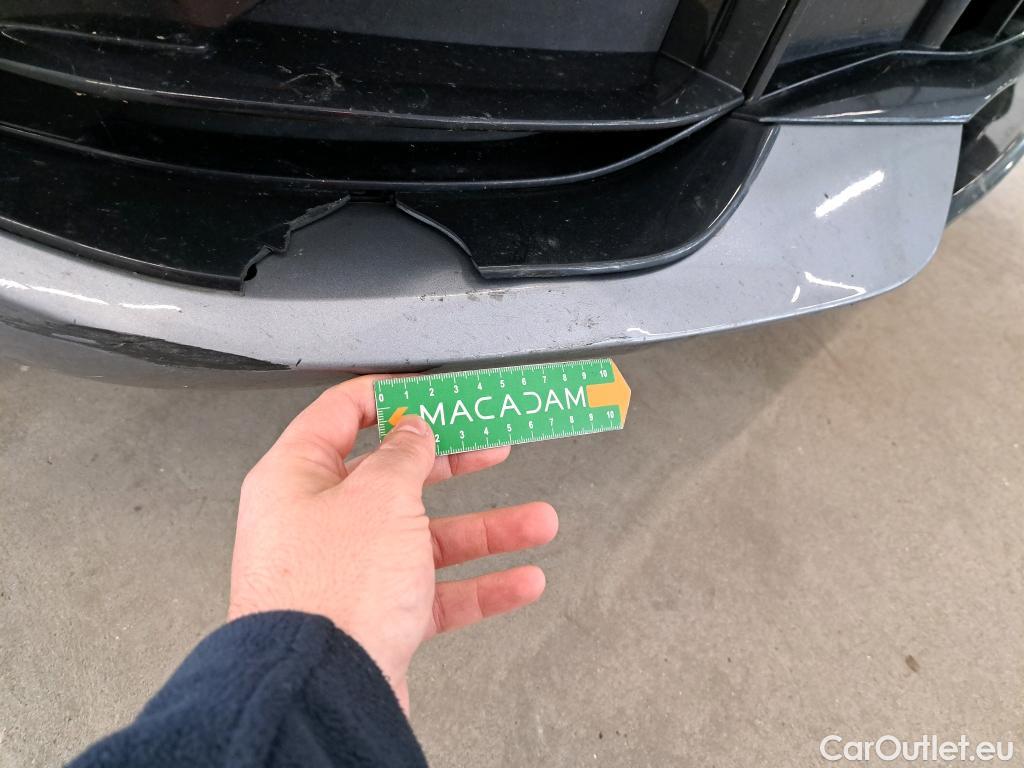  Bmw  Serie 1 Série 1 Berline 120 i Edition Sport 2.0 180CV BVA7 E6d #4