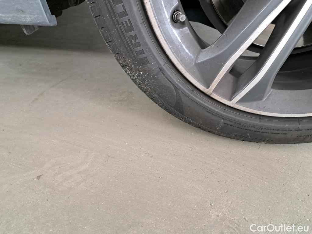  Bmw  Serie 1 Série 1 Berline 120 i Edition Sport 2.0 180CV BVA7 E6d #17