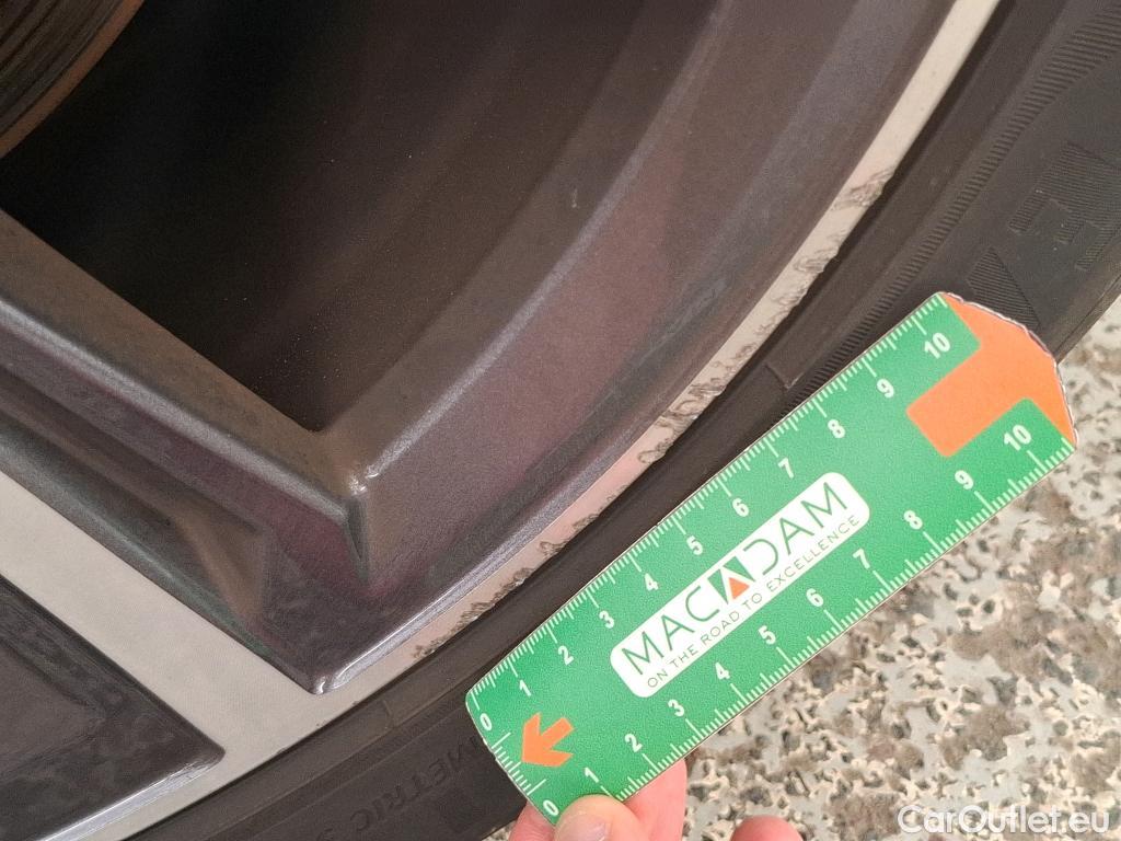  Bmw  Serie 1 BMW Série 1 / 2019 / 5P / Berline 116i DKG7 Business Design #16