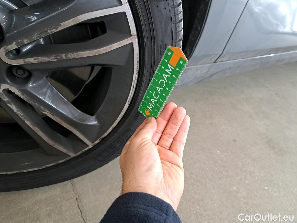  Bmw  Serie 1 Série 1 Berline 120 i Edition Sport 2.0 180CV BVA7 E6d #43