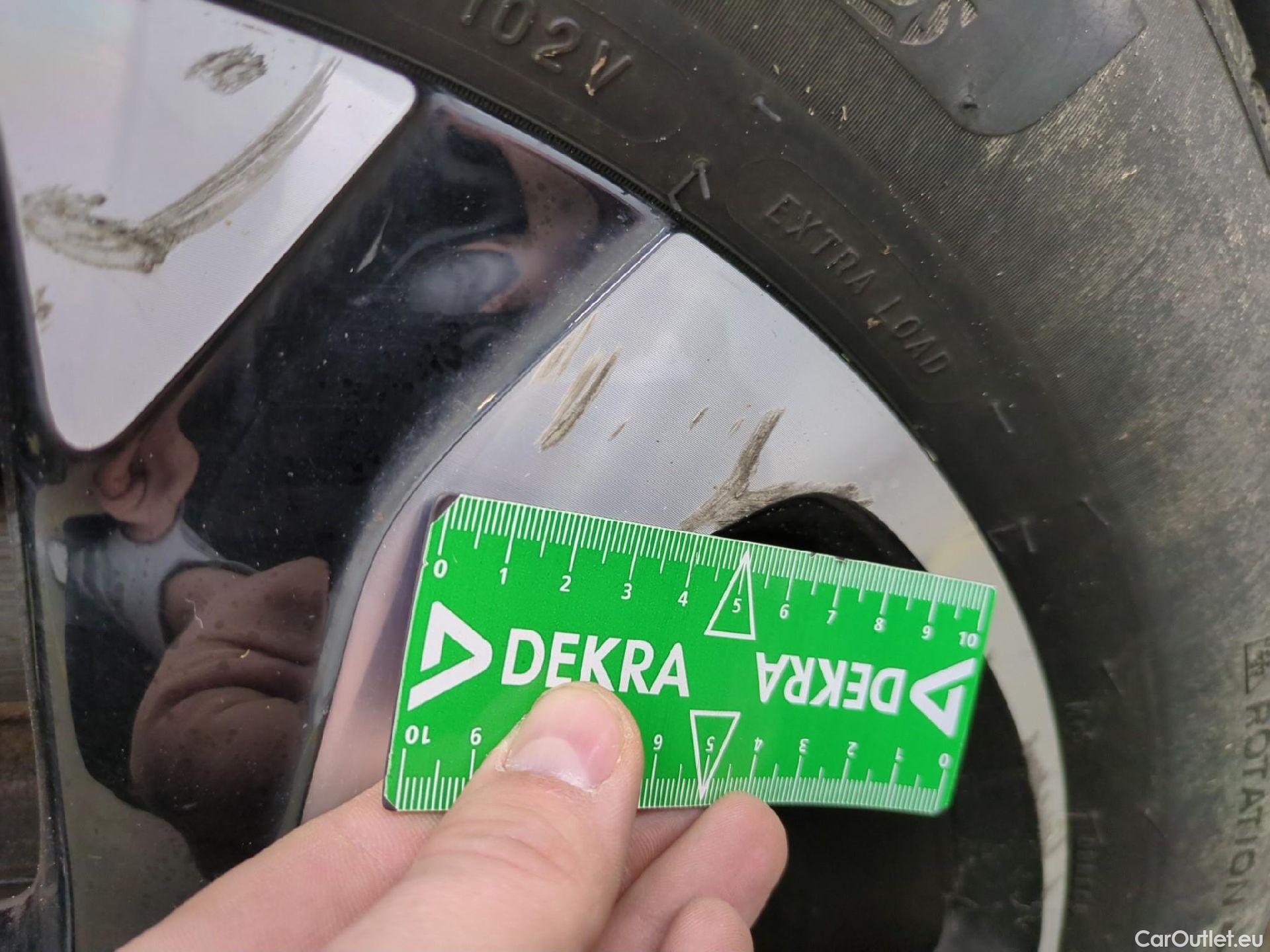  DS  DS7 7 Crossback Business 1.2 PureTech 130CV BVA8 E6d #39